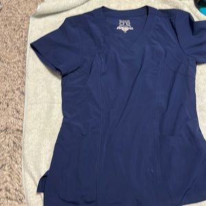 NWOT Barco One scrub top Navy M